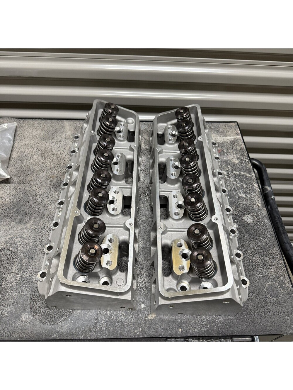 Procomp Electronics Aluminum Cylinder Heads Pair PCE281.1002 Excellent Condition
